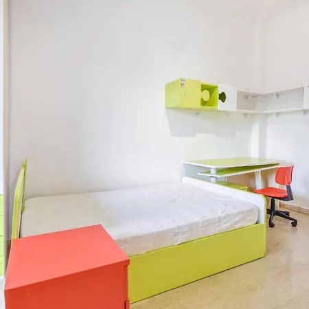 2 Bedroom Cozy In * Gênes
